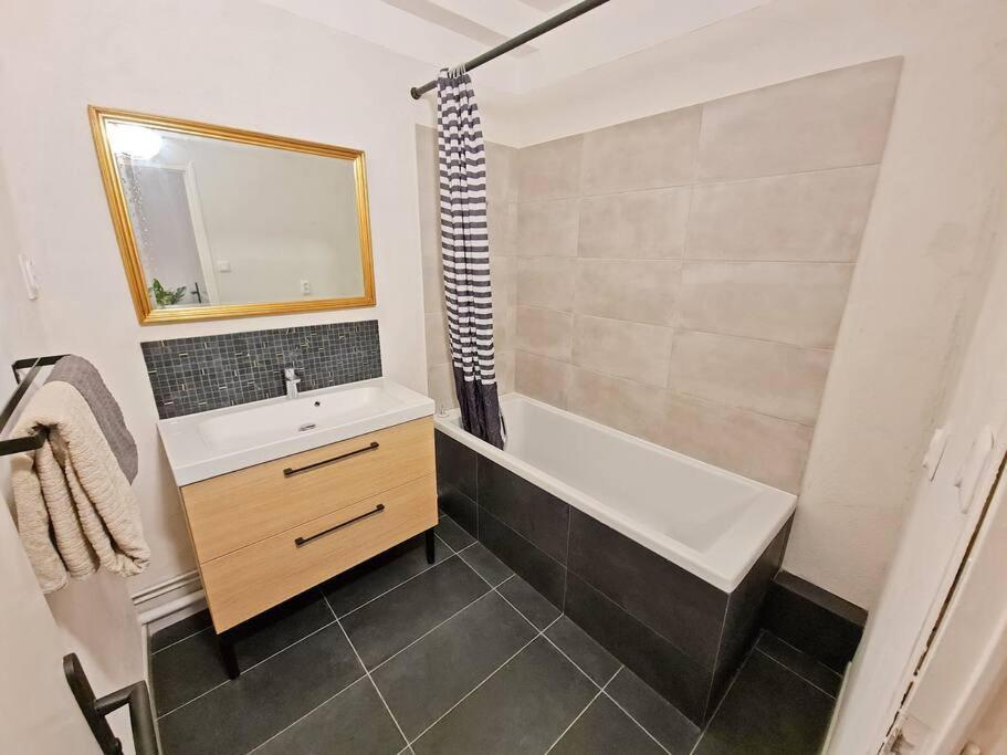 Gregbnb - T2 Design 43M2 - Toulon Est - Wifi Fibre - N2 エクステリア 写真